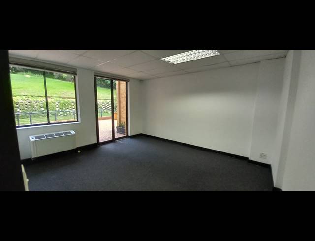 210M² OFFICE TO LET IN BRYANSTON